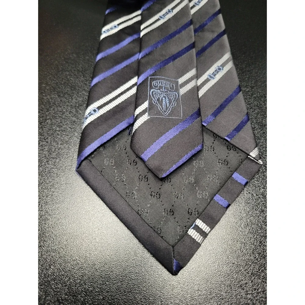 Gucci Men's Necktie Gray Purple Striped Silk 3.75 x 58 Excellent